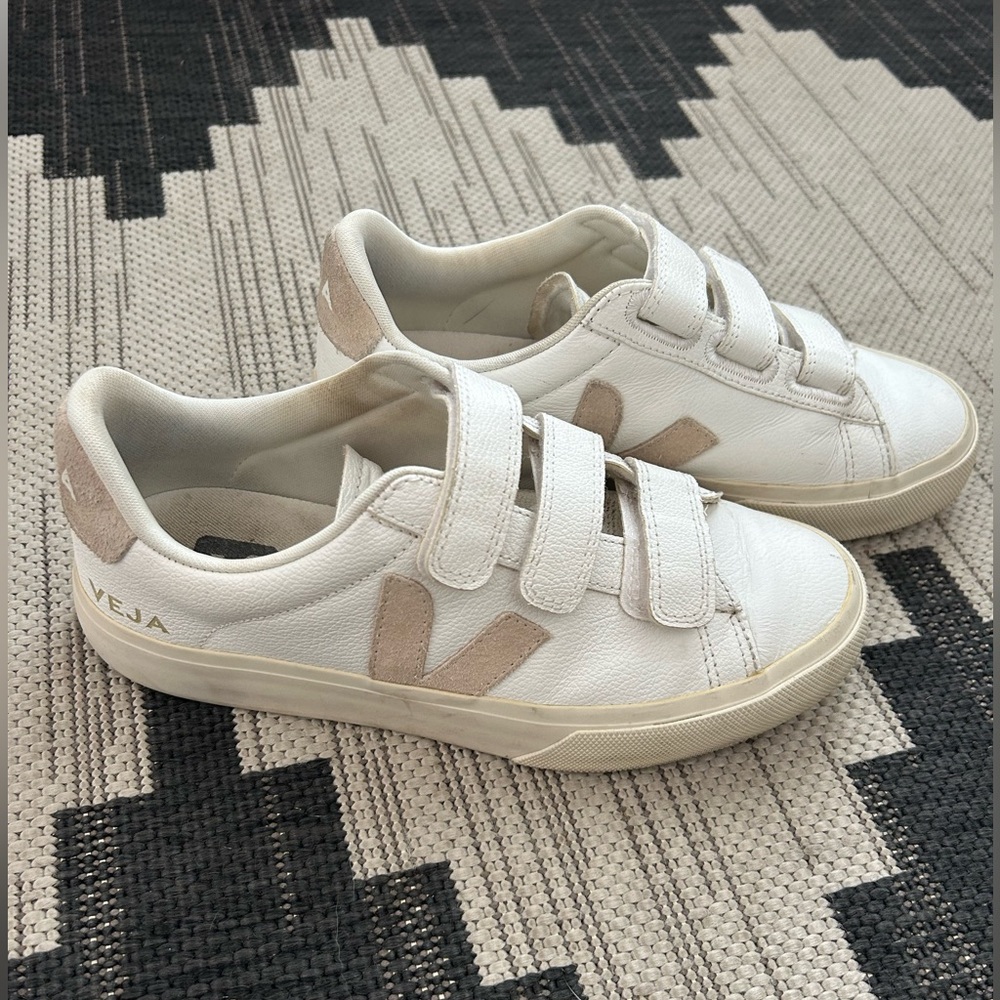 Women’s Veja Sneakers